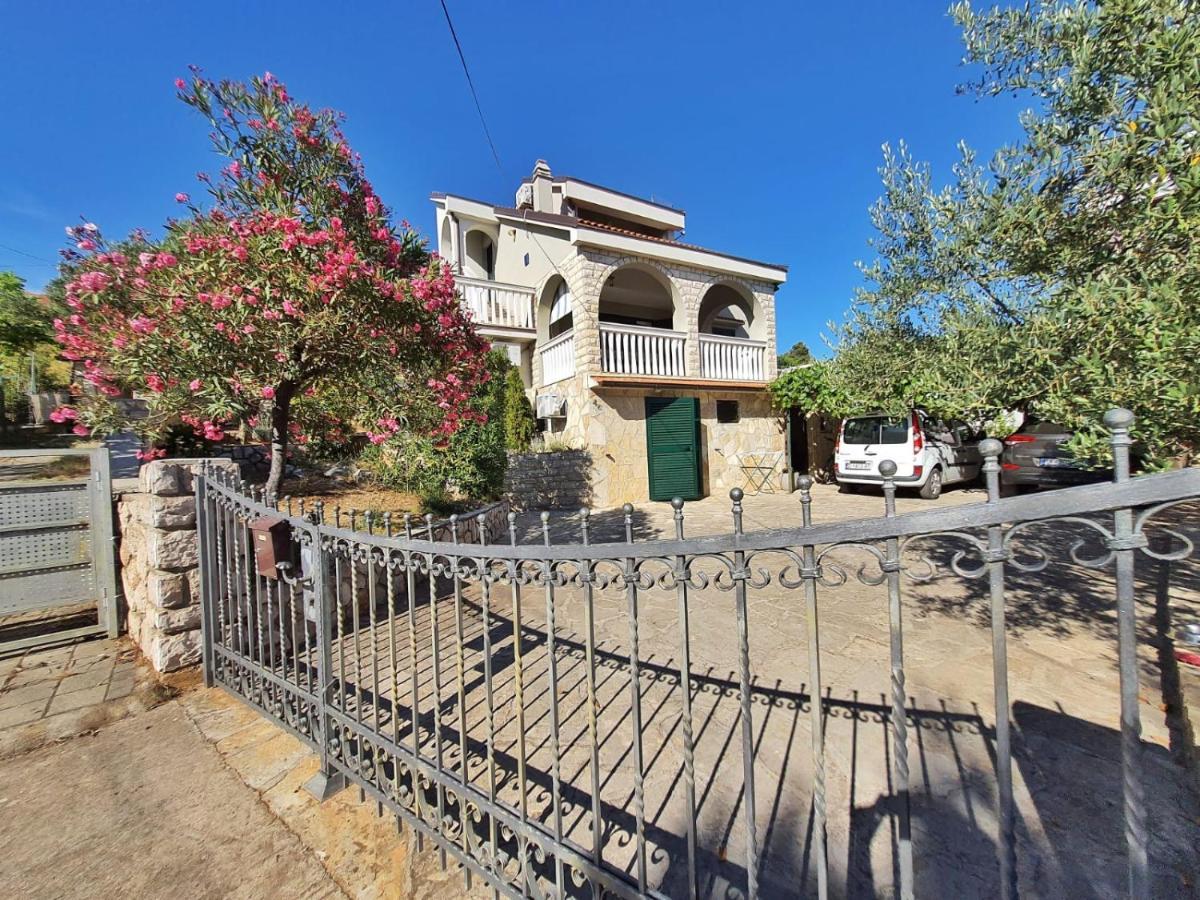 Apartmani Latin Jezera Esterno foto